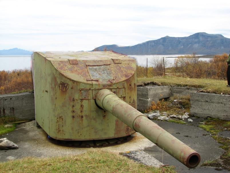 Bilde av tilsvarende kanon som står på Nordarnøy