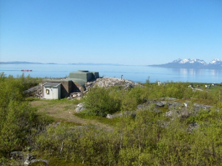 Utsikt mot Andfjorden fra kystfort Engenes.