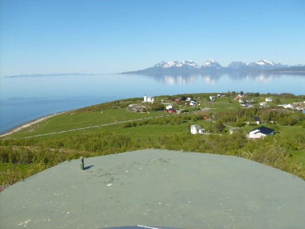 Utsikt fra komm.bunker.Vågsfjord mot Senja(Skrolsvik) og Andøya.