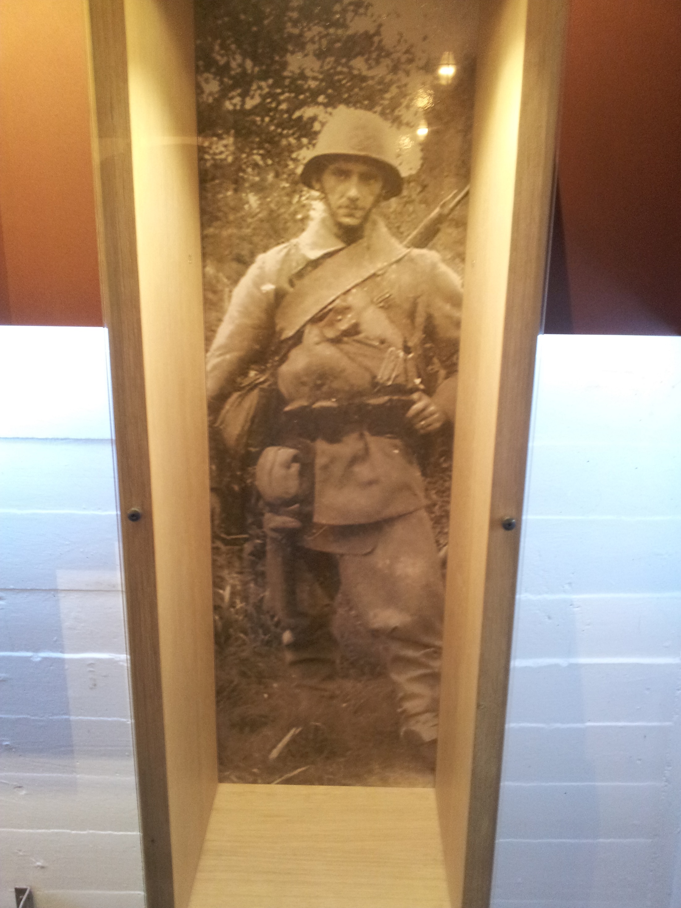 En staut nederlandsk soldat. Bildet er nok mest sannsynlig fra før krigen (1930-tallet)