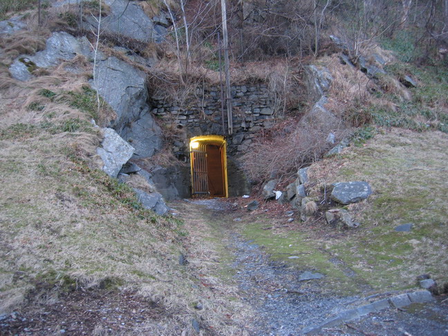 Inngangsparti fra parken.