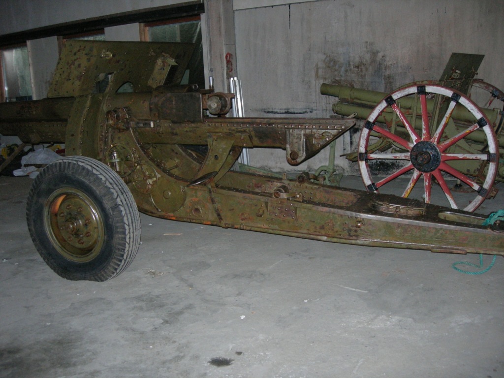 K331f (Skodakanon i bakgrunnen), bilde 2.JPG