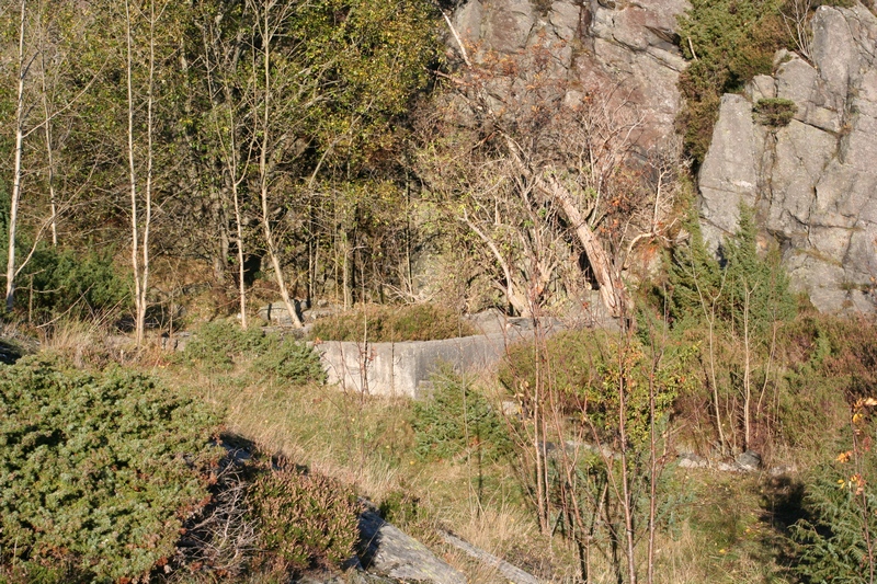 Liten vaktbrakke ovenfor kaien lå her.jpg