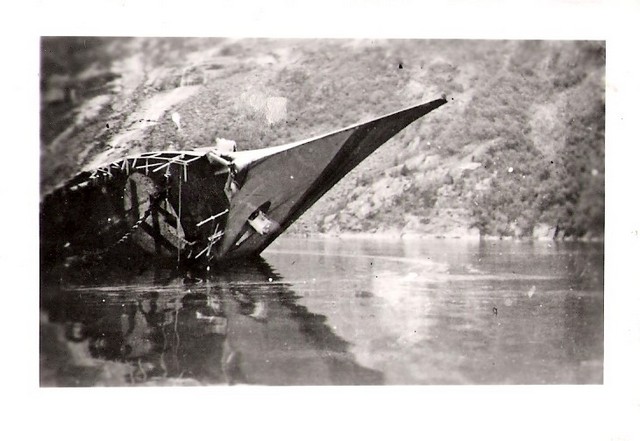 Tysk jager i Rombakfjorden.jpg