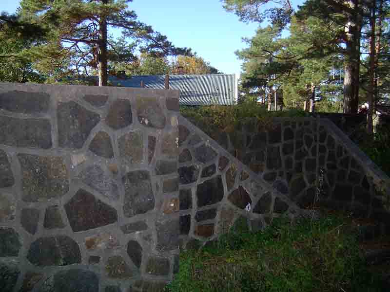 Blir imponert når jeg ser noe av det fine håndverksarbeid som er gjort på noen av grunnmurene.