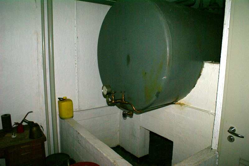 Drivstofftank (?)