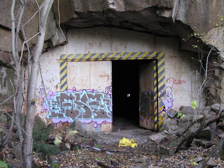 Tunnel 2.jpg