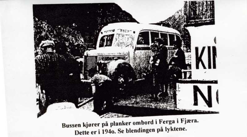Det fremkommer av teksten at Åkrafjordveien m/tunneller var ferdige ca. november 1944 - da ble nemlig fergen sendt opp til Finnmark. Den hadde da tjenestegjort på strekningen Kyrping - Fjæra siden 1933