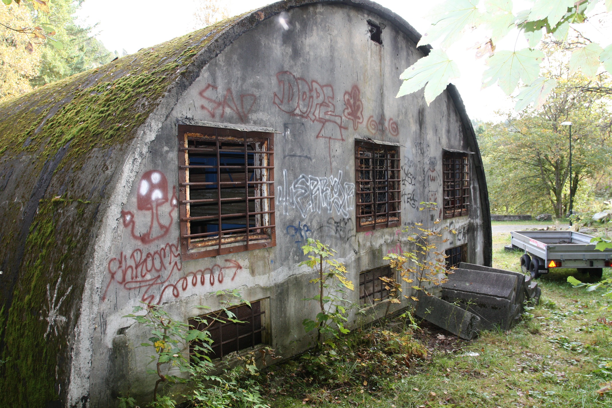 En ammobunker av &quot;Monier&quot; typen fantes og  på festningen.