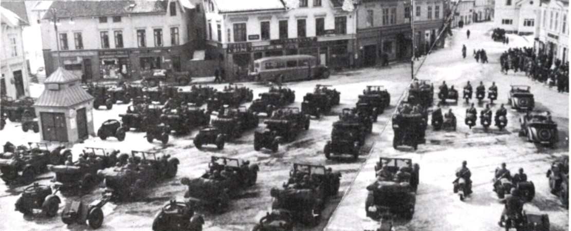 Bilde på side 445 i boken: Berg, Knut, Dyrhaug, Leiv, Vindal Christensen, Øivind: "Sandefjords Historie - sett gjennom Sandefjords Blads spalter 1861-1983", bind 2 1940-1983. Sandefjords Blad og Trykkeri 1984, ISBN 82-990704-2-2.