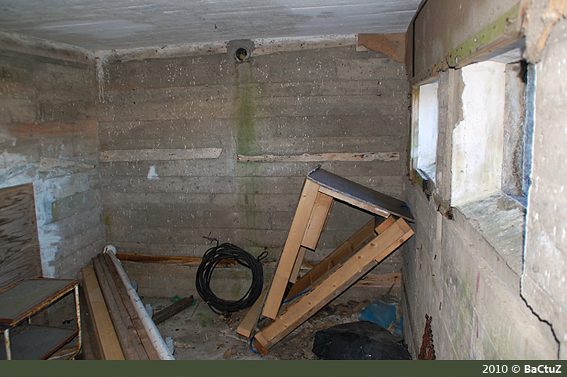 - bunker 8 inni 2.jpg