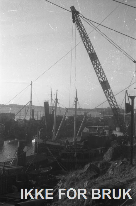 Haugesund, Risøy: Haugesund Mekaniske Verksted og Haugesund Slip sett fra &quot;Hønå&quot; mot nord-vest.