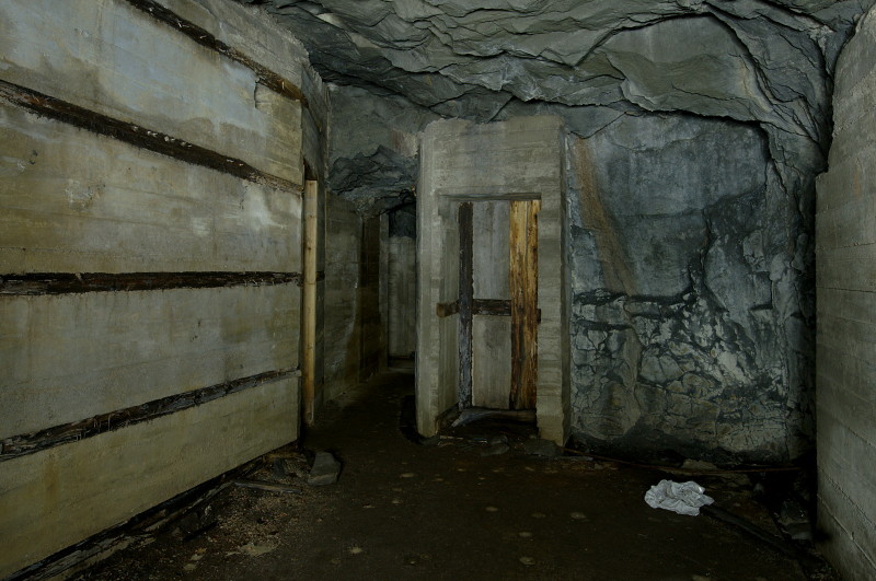 justoen_underground_bunker3.jpg