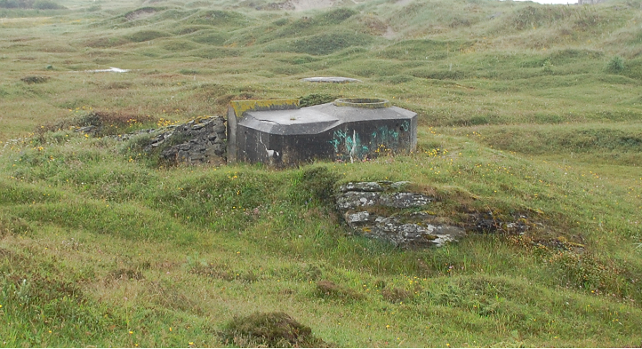 mellom nr 1 med veien og stranden