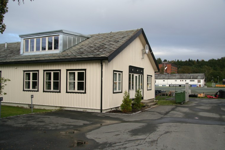 Trondheim, Lerkendal - Rosenborgbrakka + brakke nr 2.jpg