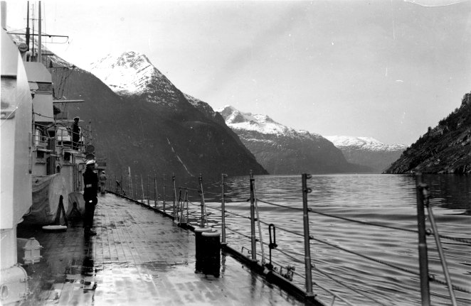 Fjord 01.JPG