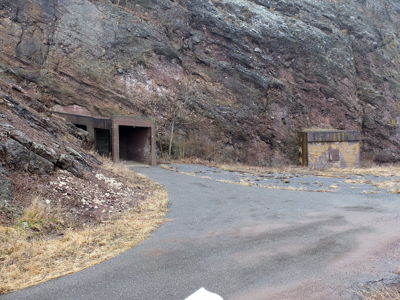 Rauoy_overbygd_inngang_til_singelfjellet.jpg
