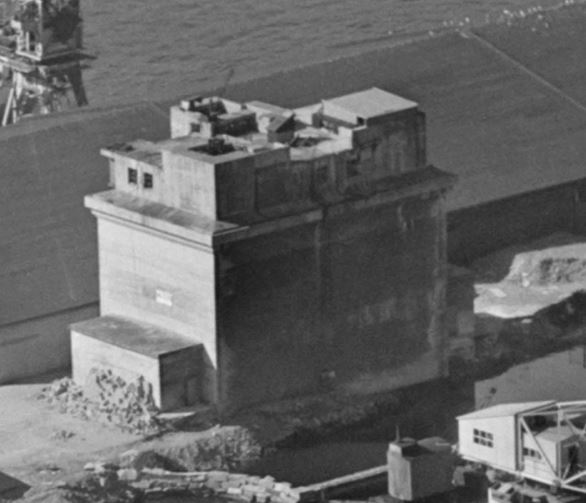 Bunker sett fra Gassverkhopen. Dokkeskjærskaien 008.JPG