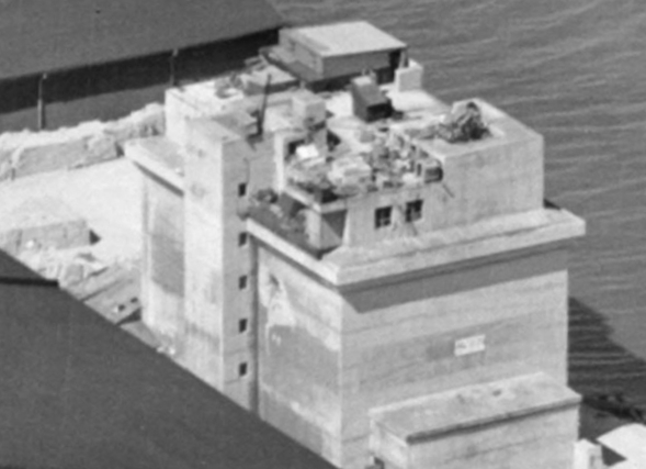 Bunker med trappehus. Dokkeskjærskaien 006.JPG