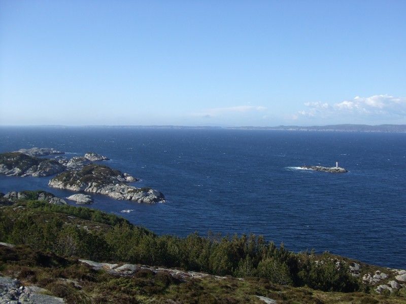 her hadde man full oversikt ihvertfall, austevoll i bakgrunnen.