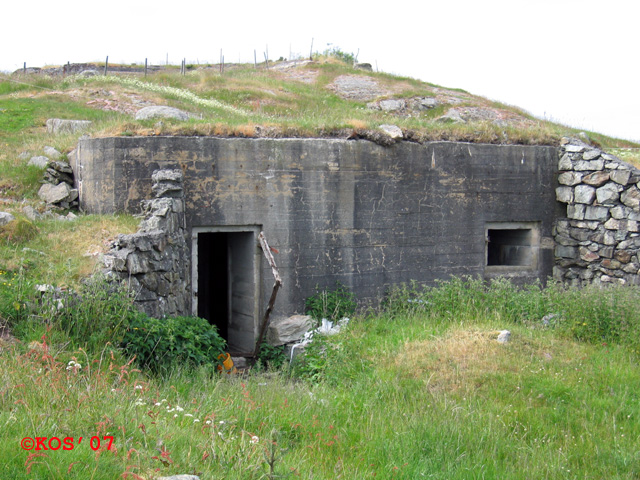 Opphold/dekningsbunker, 43m sør/øst for R608