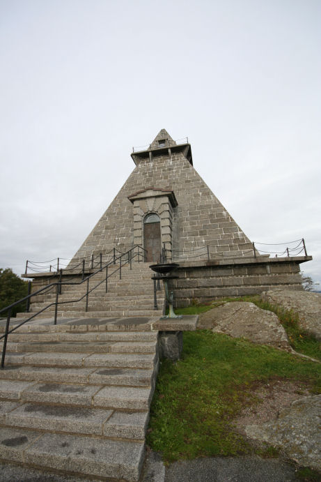 minnehall-3.JPG