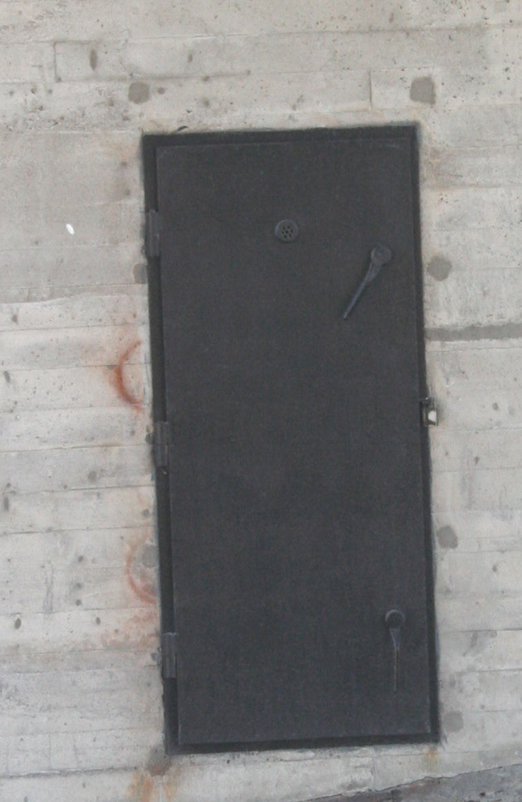pzdoor.jpg